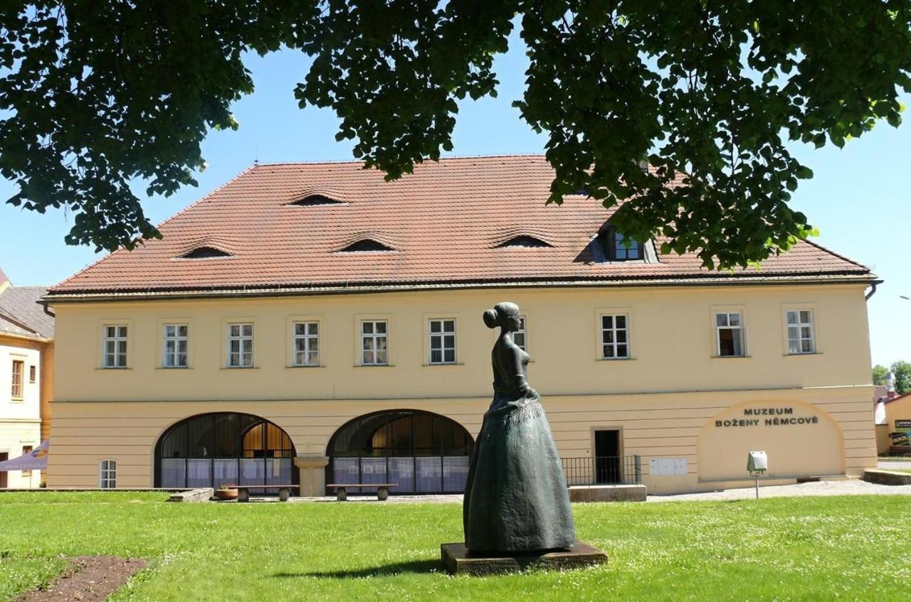Penzion U Pesiku Červený Kostelec Kültér fotó